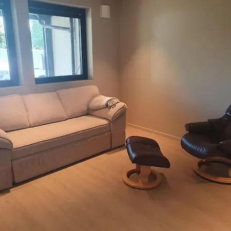 Apartment Landlig, Men Sentralt. *